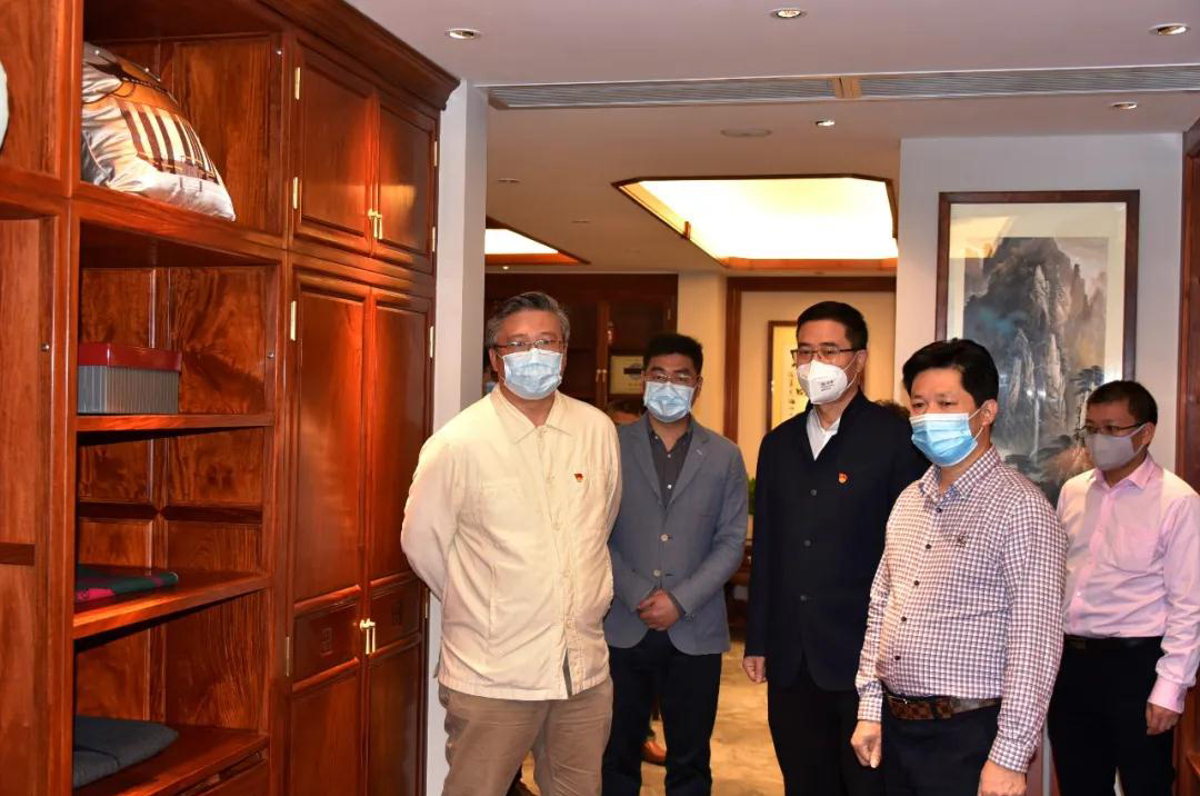 东成红木