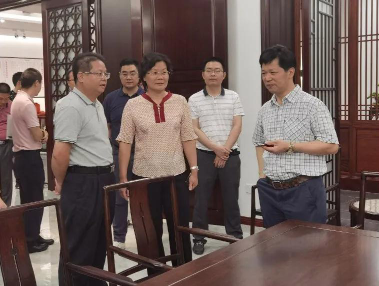 东成红木